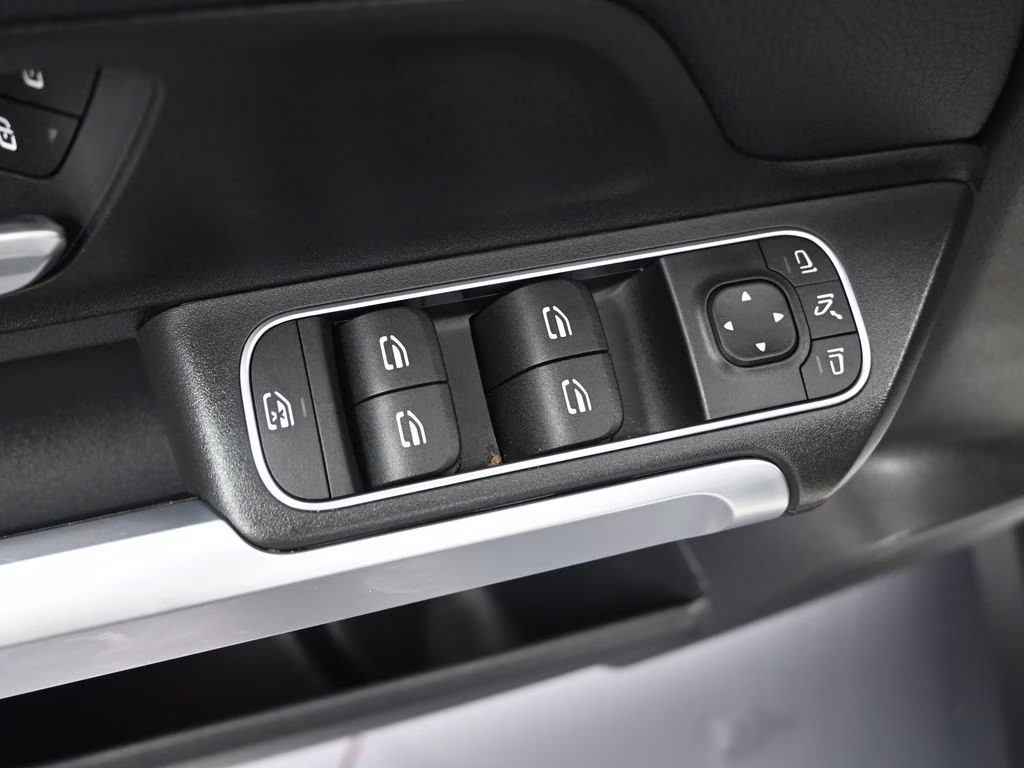 2023 Polar White Mercedes-Benz GLB GLB 250 AWD SUV