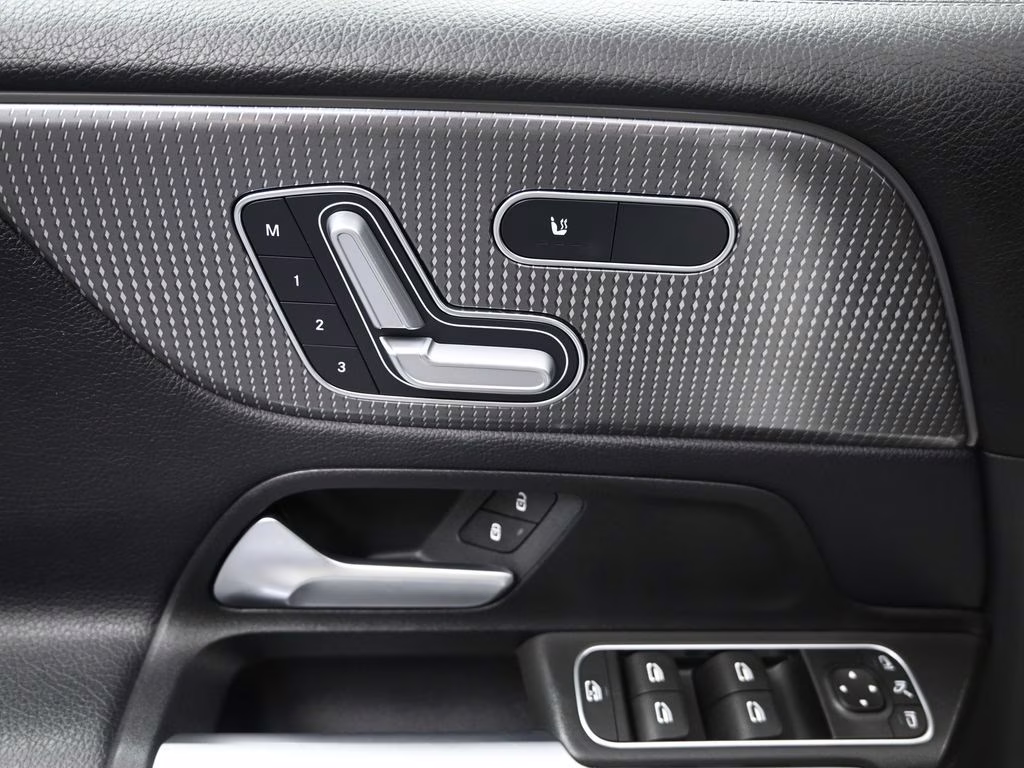 2023 Polar White Mercedes-Benz GLB GLB 250 AWD SUV