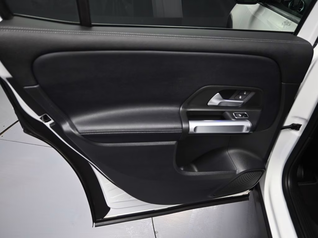2023 Polar White Mercedes-Benz GLB GLB 250 AWD SUV