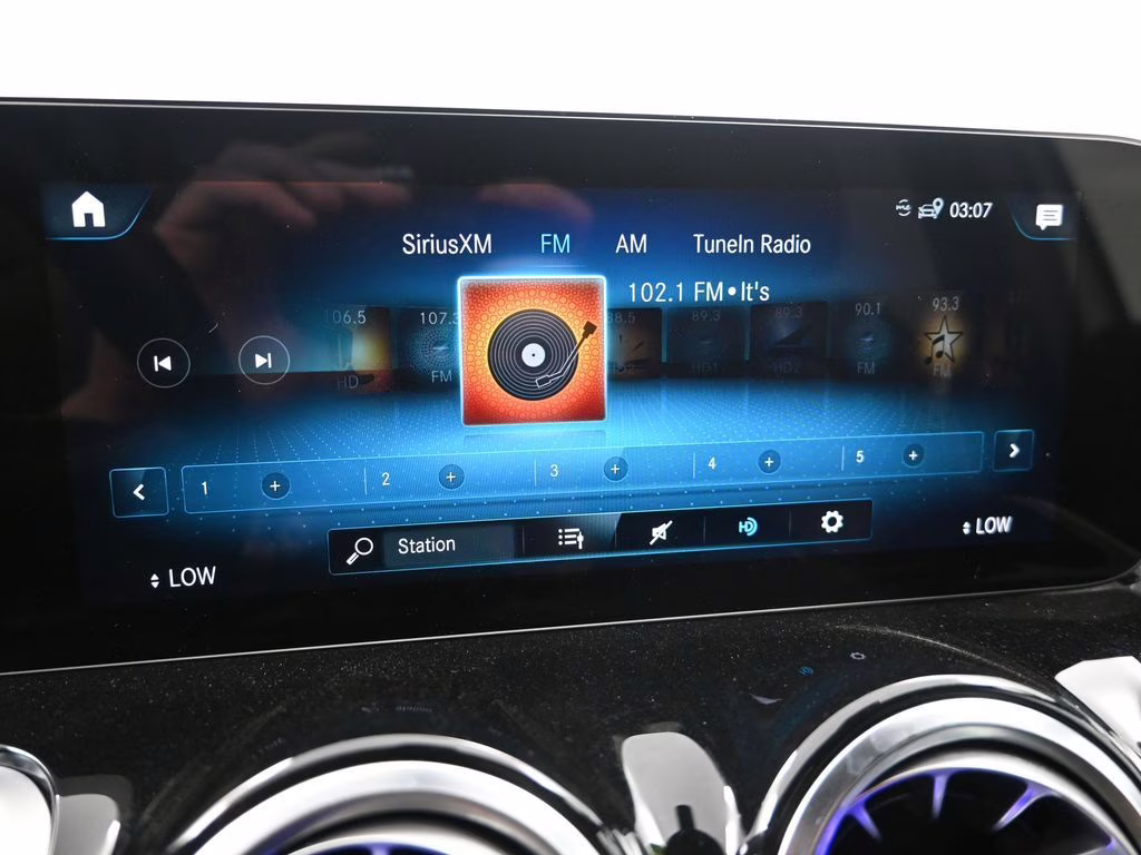 2023 Polar White Mercedes-Benz GLB GLB 250 AWD SUV