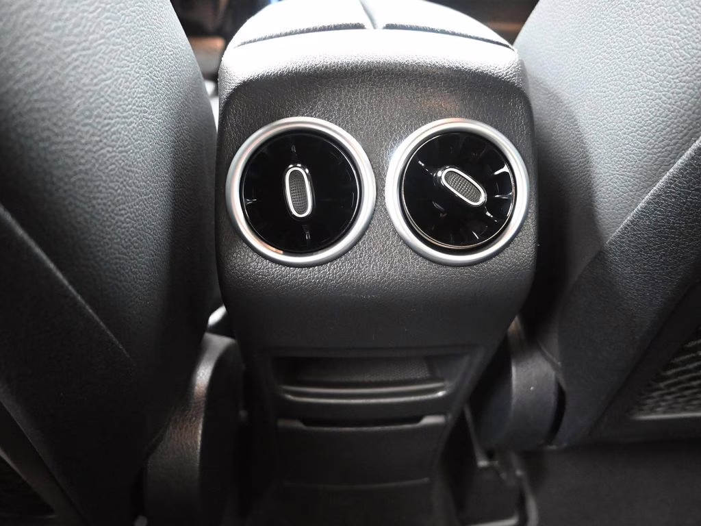 2023 Polar White Mercedes-Benz GLB GLB 250 AWD SUV