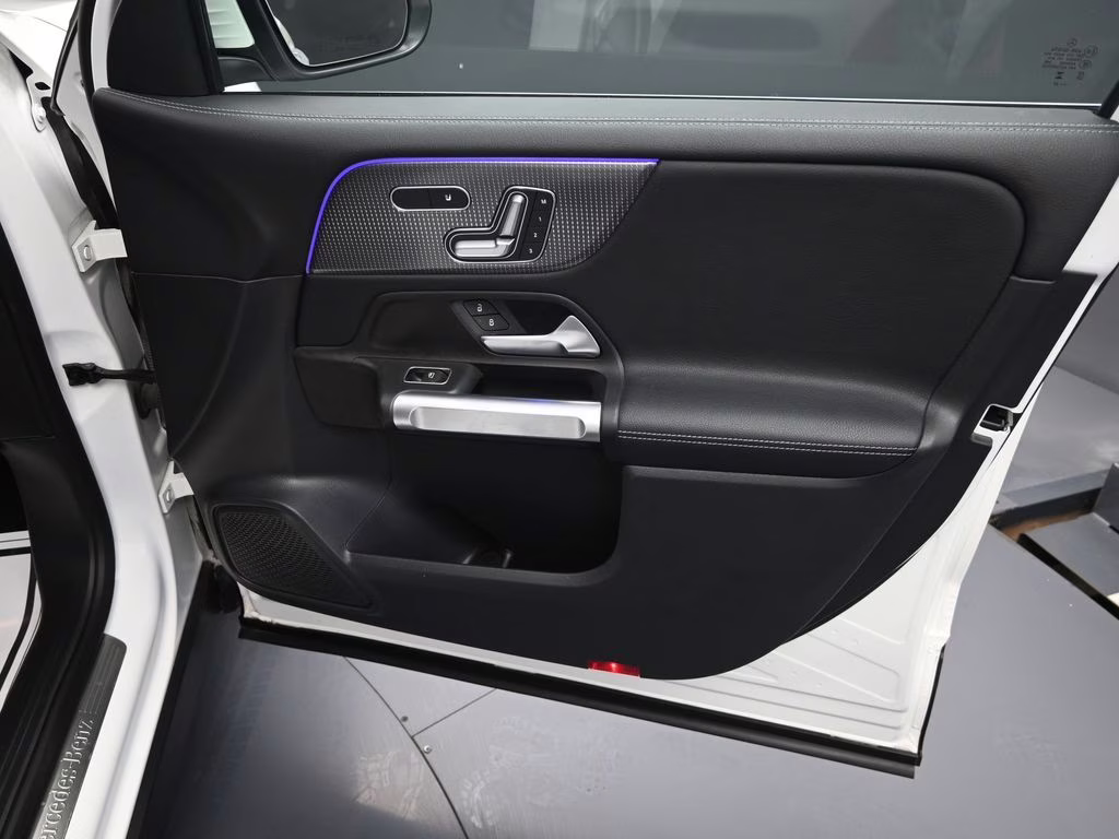 2023 Polar White Mercedes-Benz GLB GLB 250 AWD SUV