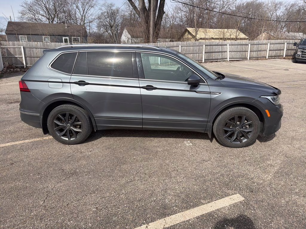 2023 Platinum Gray Metallic Volkswagen Tiguan 2.0T SE FWD SUV