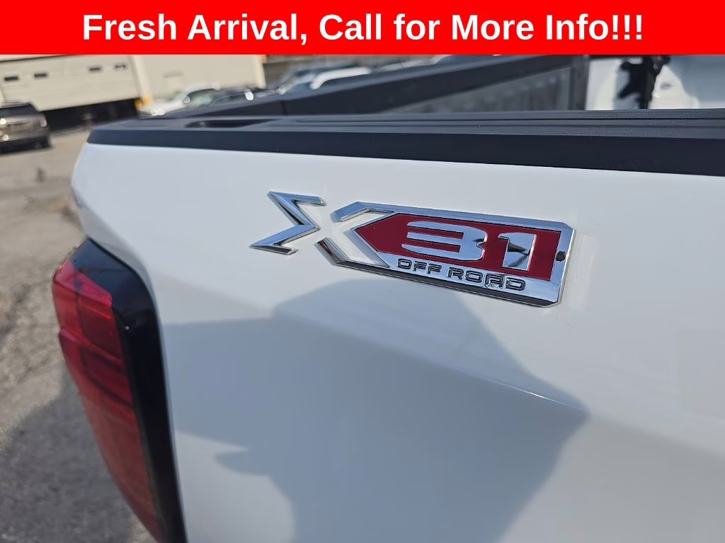 2021 Summit White GMC Sierra 1500 SLT 4X4 Truck
