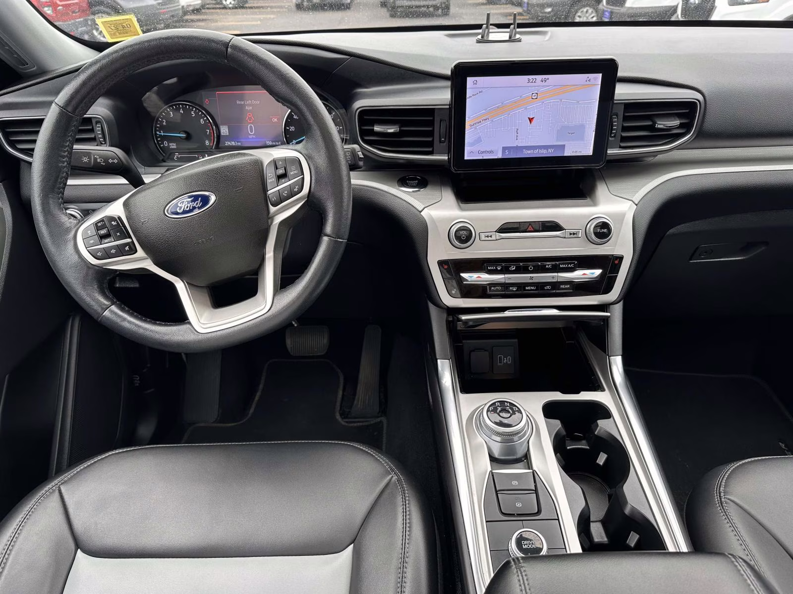 2022 Star White Metallic Tri-Coat Ford Explorer XLT 4WD 4X4 SUV