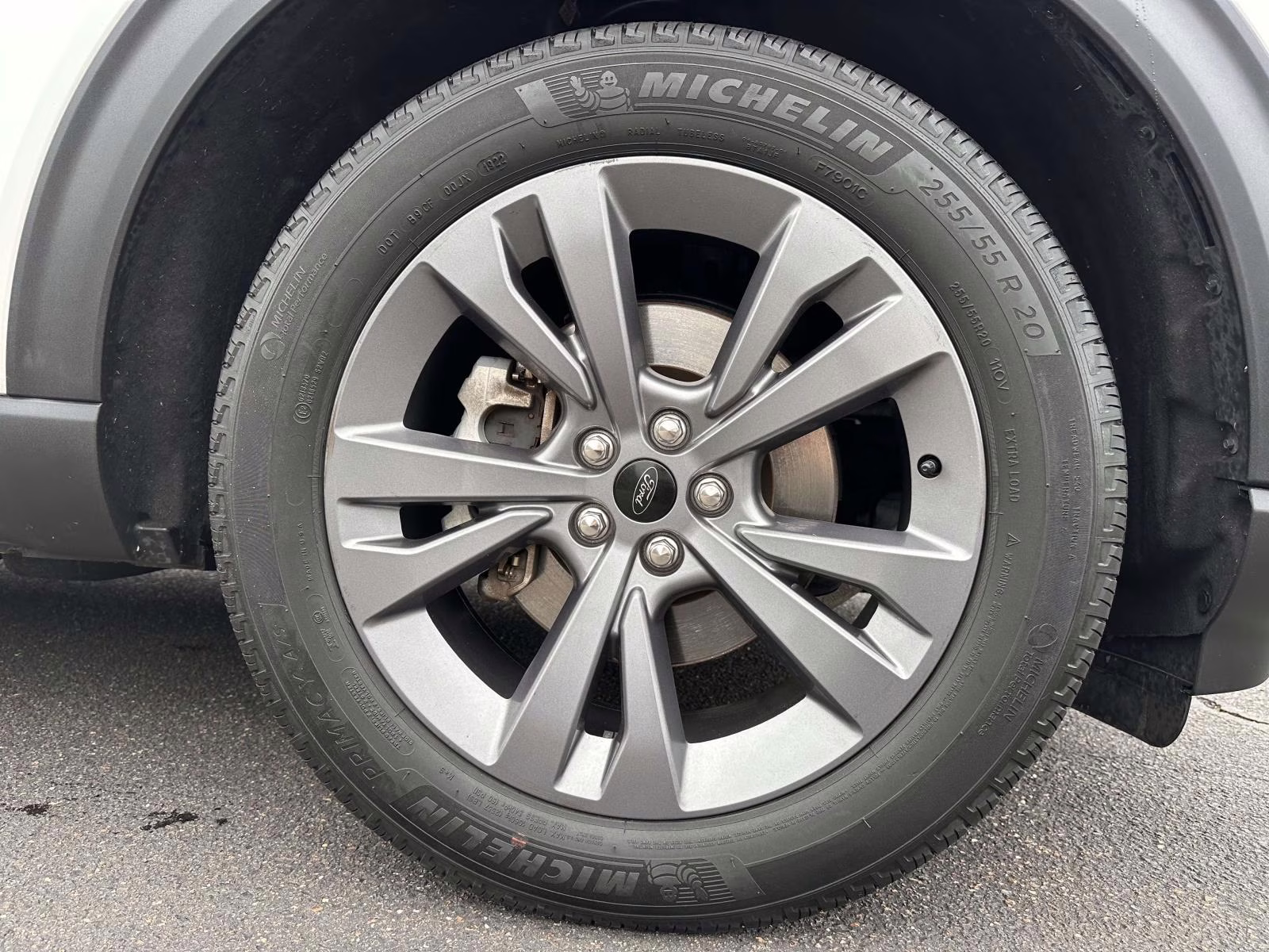 2022 Star White Metallic Tri-Coat Ford Explorer XLT 4WD 4X4 SUV