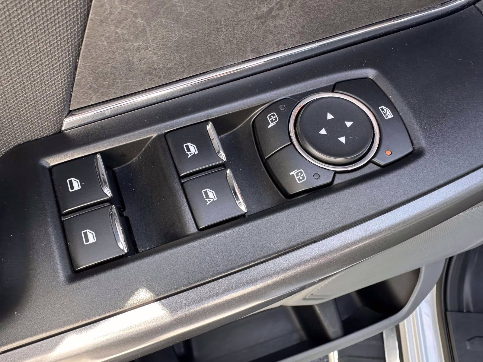 2025 Space White Metallic Ford F-150 XLT 4WD SuperCrew 5.5' Box 4X4 Truck