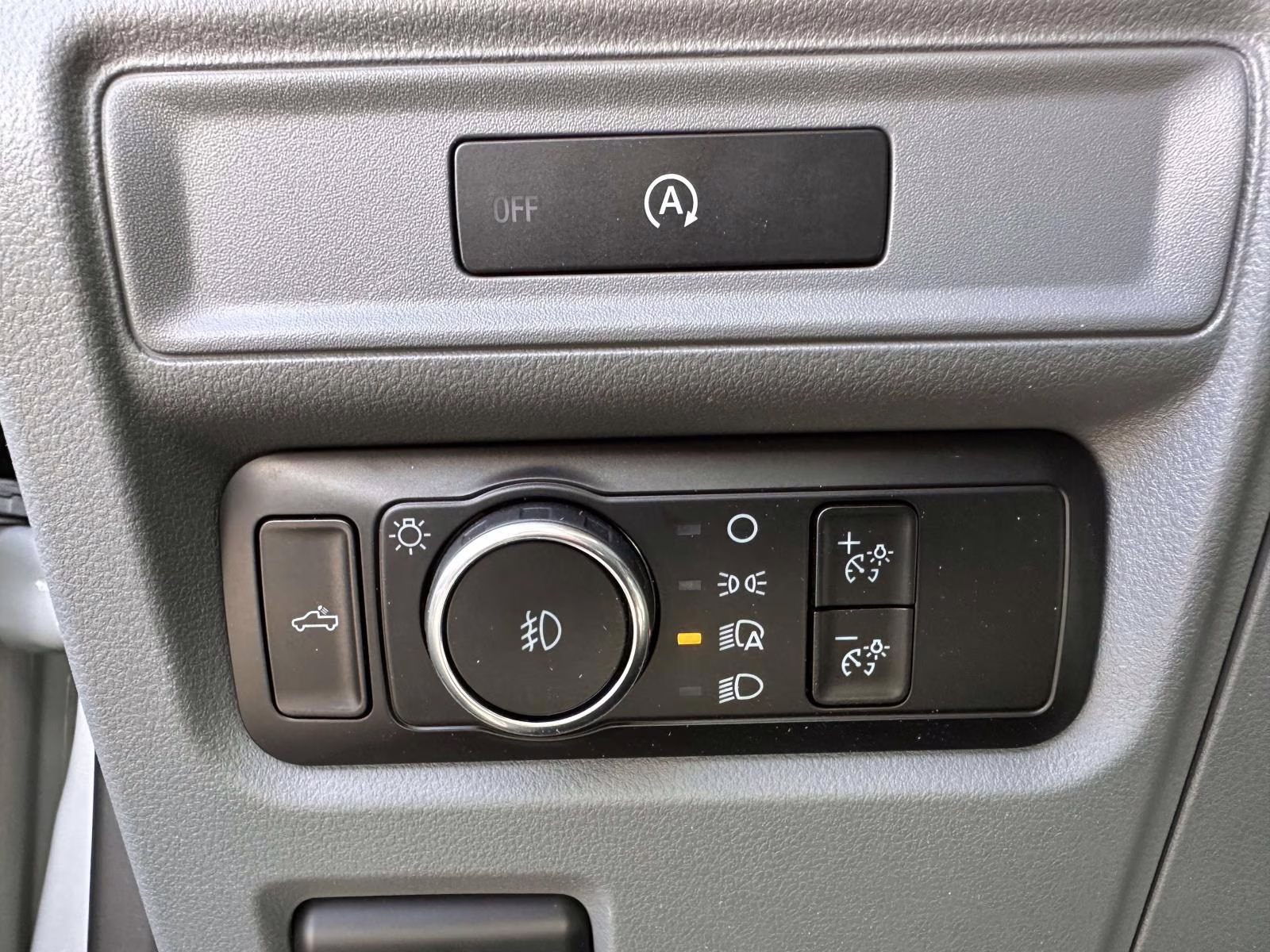 2025 Space White Metallic Ford F-150 XLT 4WD SuperCrew 5.5' Box 4X4 Truck