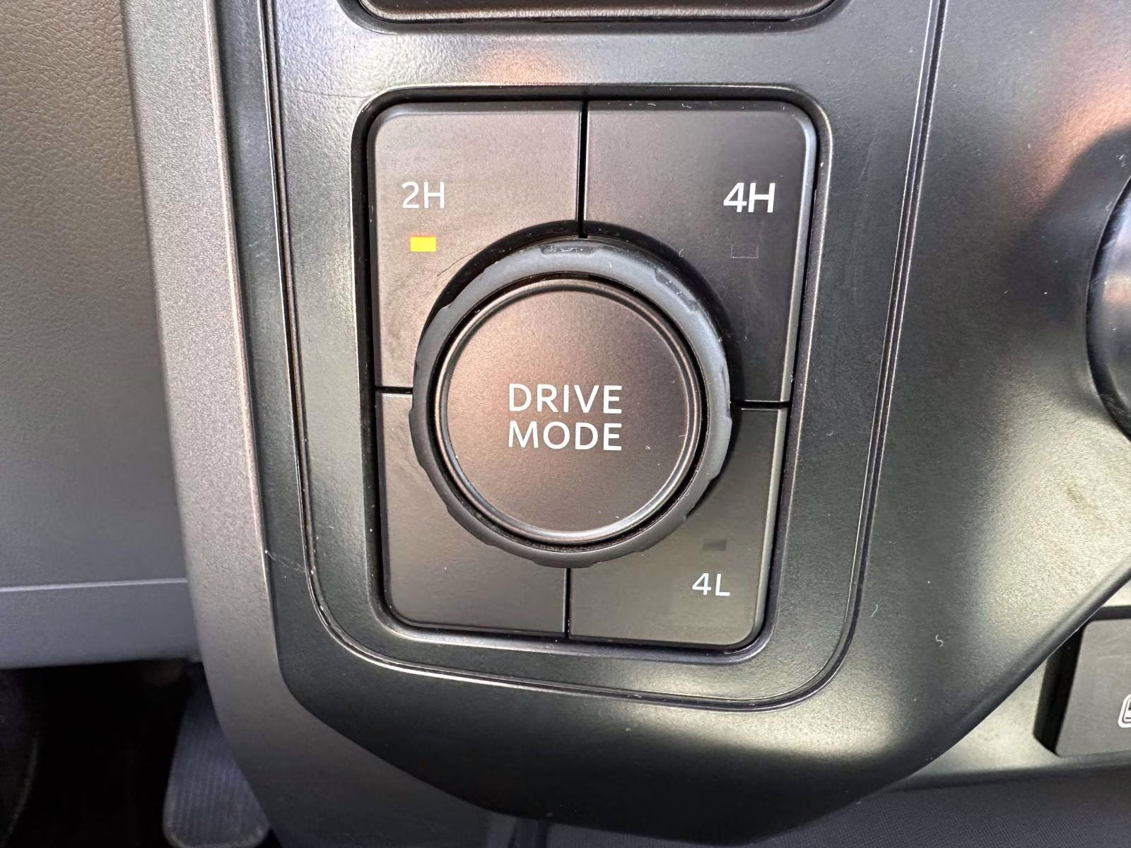 2025 Space White Metallic Ford F-150 XLT 4WD SuperCrew 5.5' Box 4X4 Truck