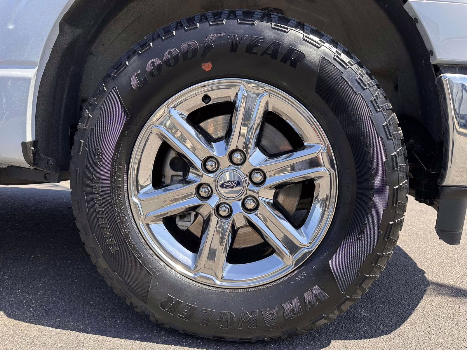 2025 Space White Metallic Ford F-150 XLT 4WD SuperCrew 5.5' Box 4X4 Truck