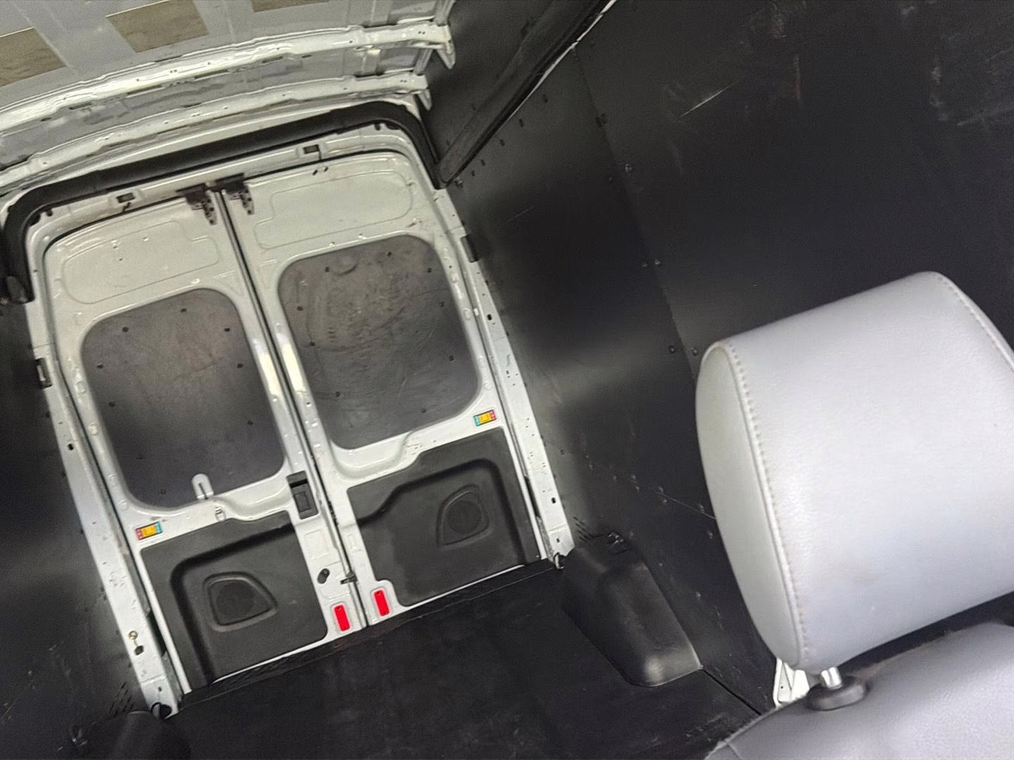 2018 Oxford White Ford Transit Van T-250 148  HI RF 9000 GVW RWD Van