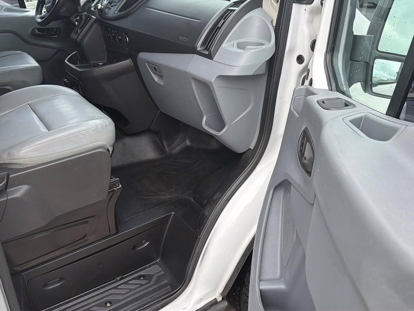 2018 Oxford White Ford Transit Van T-250 148  HI RF 9000 GVW RWD Van