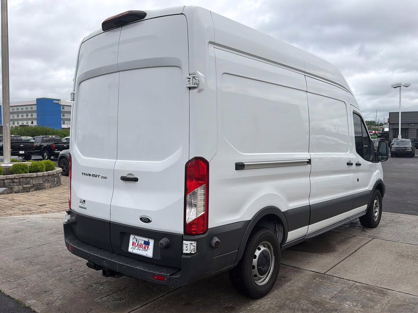 2018 Oxford White Ford Transit Van T-250 148  HI RF 9000 GVW RWD Van