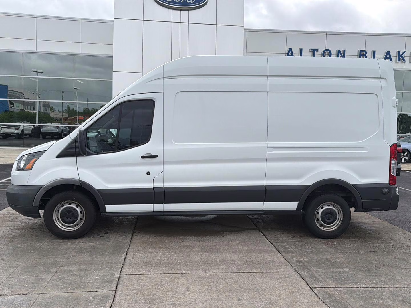 2018 Oxford White Ford Transit Van T-250 148  HI RF 9000 GVW RWD Van