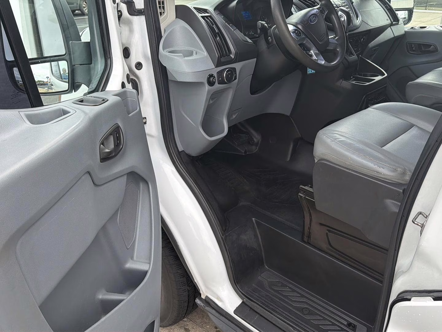 2018 Oxford White Ford Transit Van T-250 148  HI RF 9000 GVW RWD Van