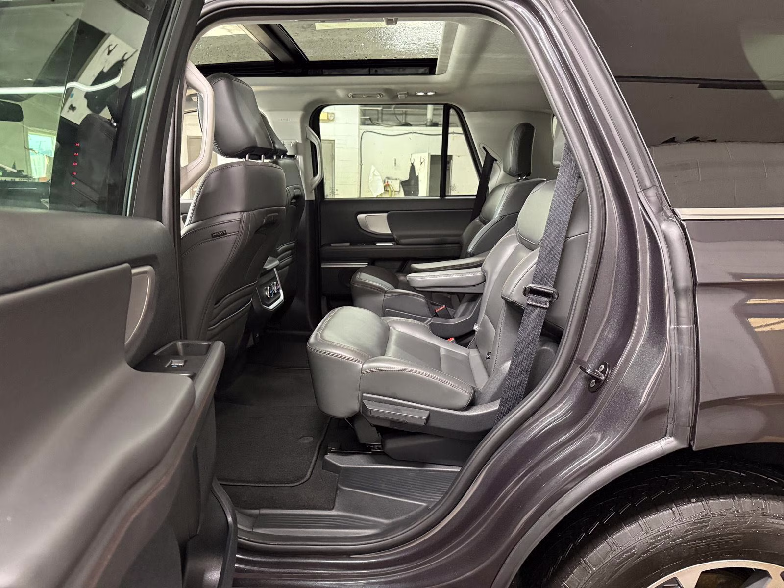 2025 Dark Matter Gray Metallic Ford Expedition Active 4X4 SUV