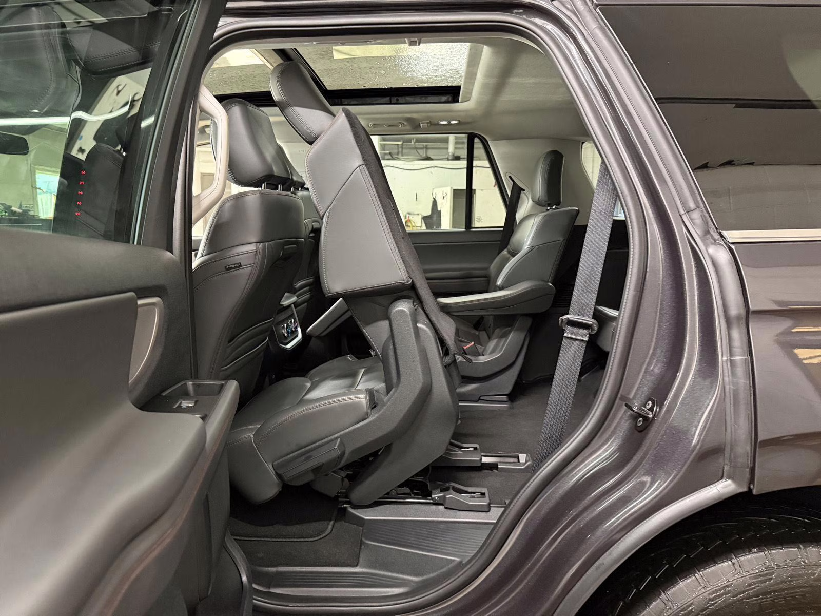 2025 Dark Matter Gray Metallic Ford Expedition Active 4X4 SUV