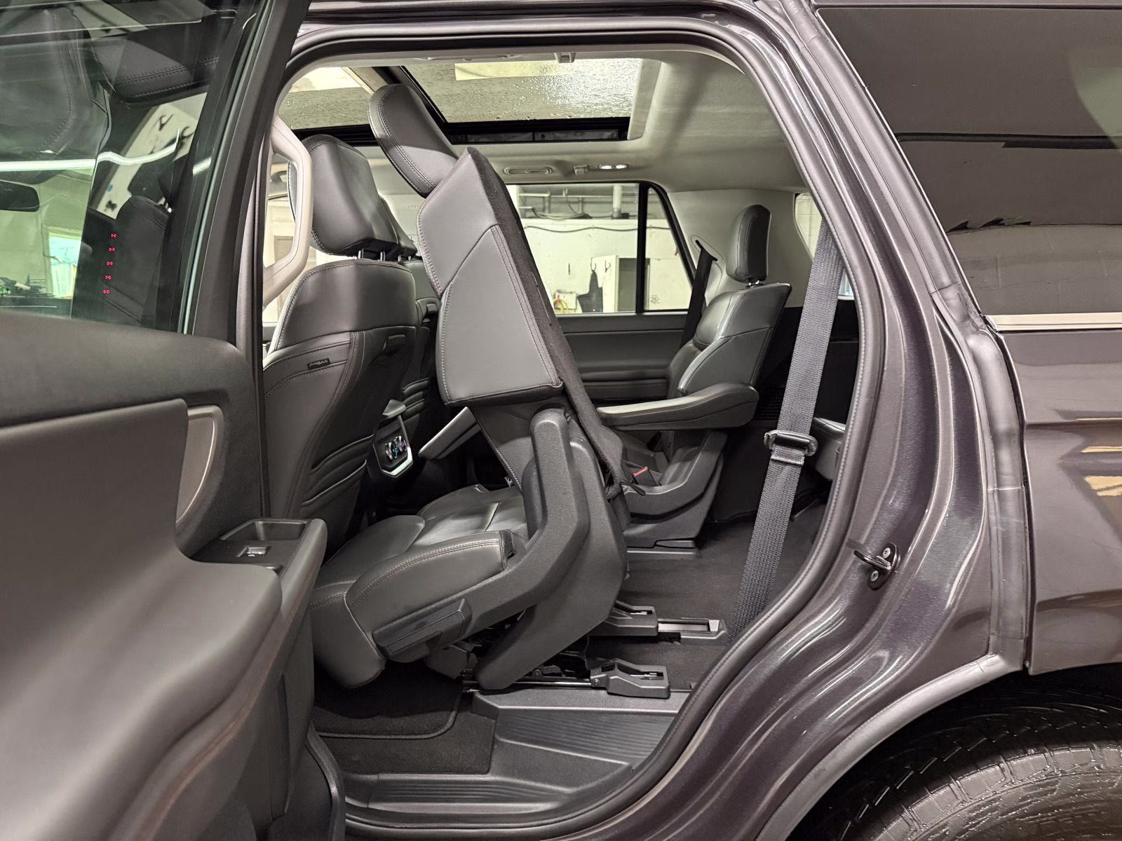 2025 Dark Matter Gray Metallic Ford Expedition Active 4X4 SUV
