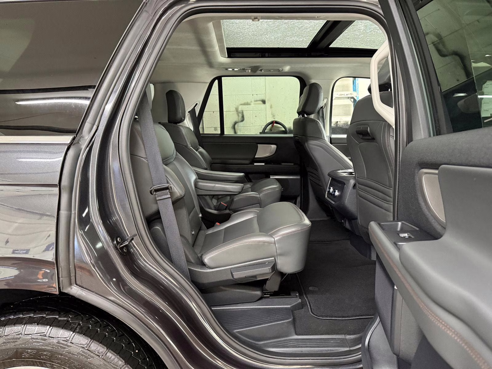 2025 Dark Matter Gray Metallic Ford Expedition Active 4X4 SUV