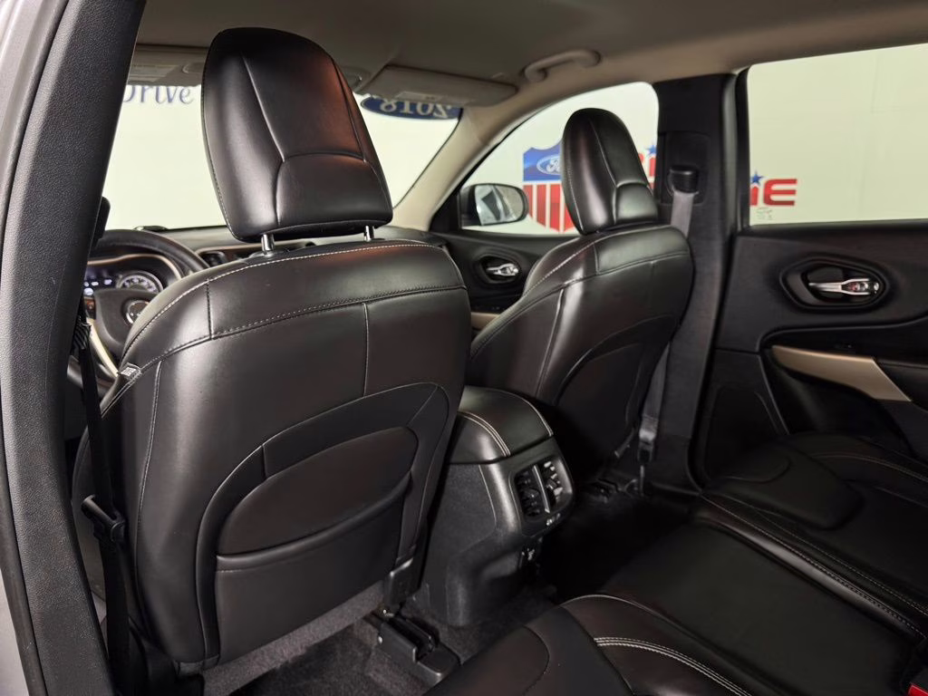 2018 Billet Silver Metallic Clearcoat Jeep Cherokee Limited FWD SUV