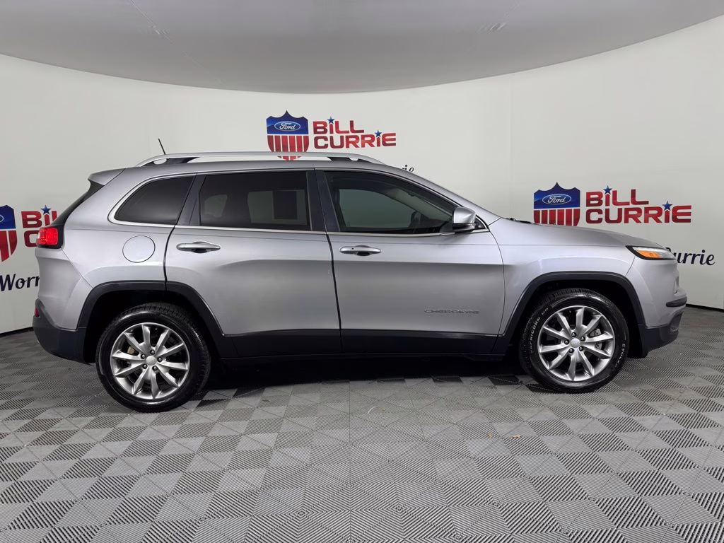 2018 Billet Silver Metallic Clearcoat Jeep Cherokee Limited FWD SUV