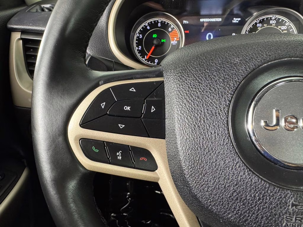 2018 Billet Silver Metallic Clearcoat Jeep Cherokee Limited FWD SUV