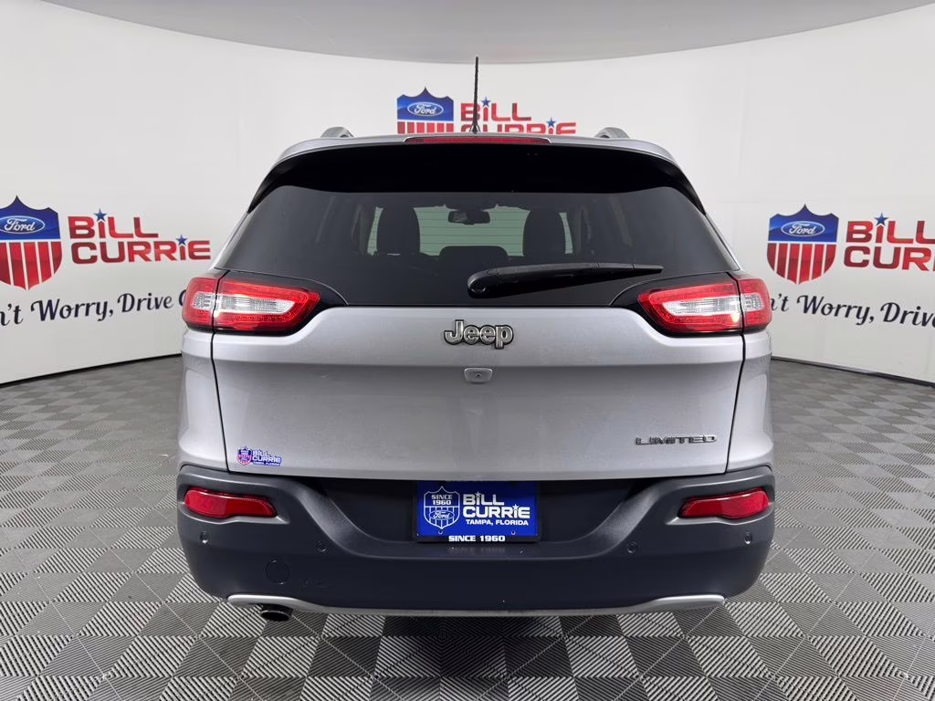 2018 Billet Silver Metallic Clearcoat Jeep Cherokee Limited FWD SUV