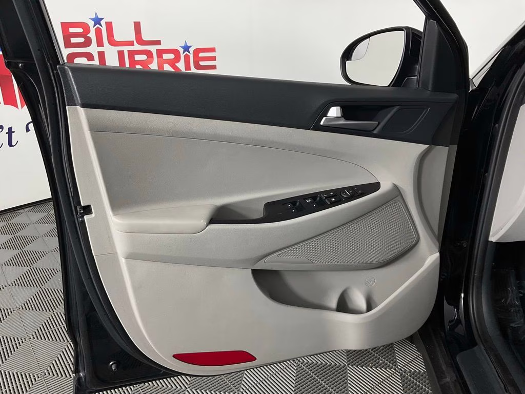 2019 Black Noir Pearl Hyundai Tucson SE FWD SUV