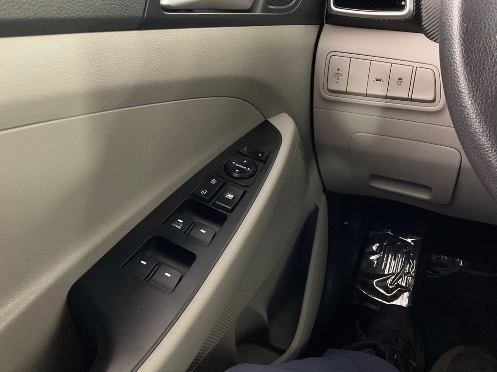 2019 Black Noir Pearl Hyundai Tucson SE FWD SUV