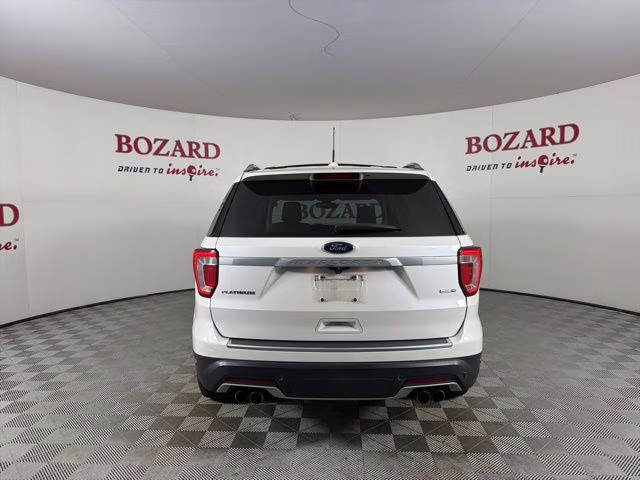 2018 White Platinum Clearcoat Metallic Ford Explorer Platinum 4X4 SUV