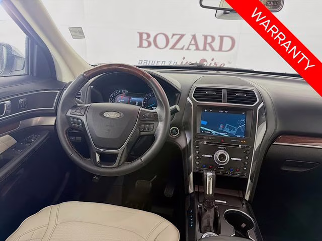 2018 White Platinum Clearcoat Metallic Ford Explorer Platinum 4X4 SUV
