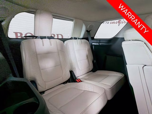 2018 White Platinum Clearcoat Metallic Ford Explorer Platinum 4X4 SUV