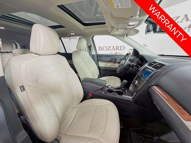2018 White Platinum Clearcoat Metallic Ford Explorer Platinum 4X4 SUV