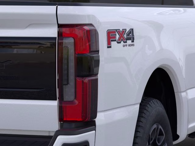 2026 Star White Metallic Tri-Coat Ford Super Duty F-350 SRW Platinum 4X4 Truck