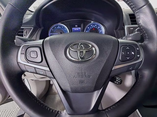 2015 Celestial Silver Metallic Toyota Camry XLE FWD Sedan
