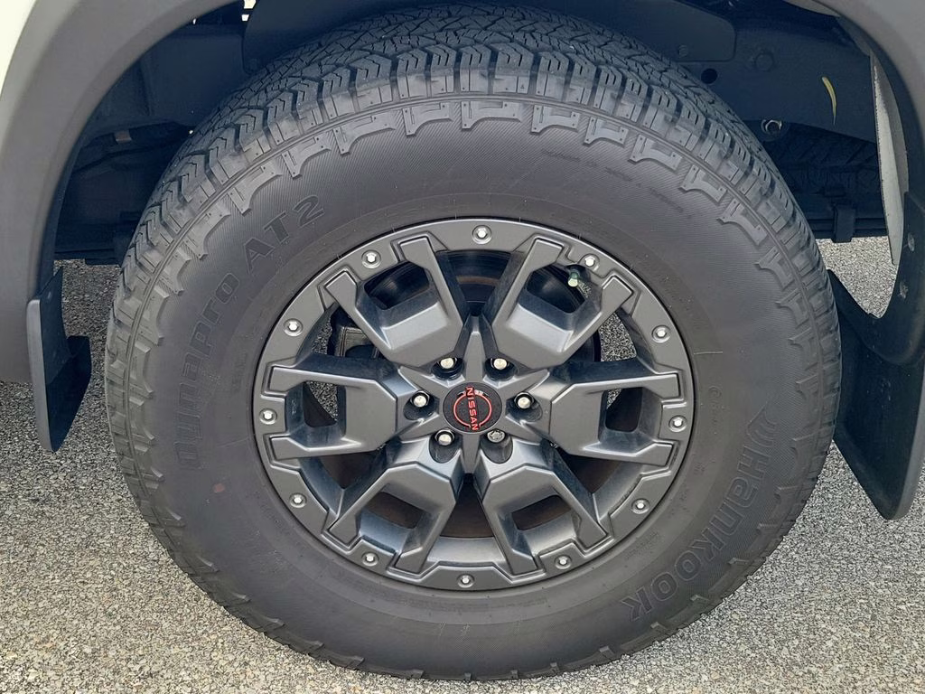 2023 Glacier White Nissan Frontier PRO-X RWD Truck