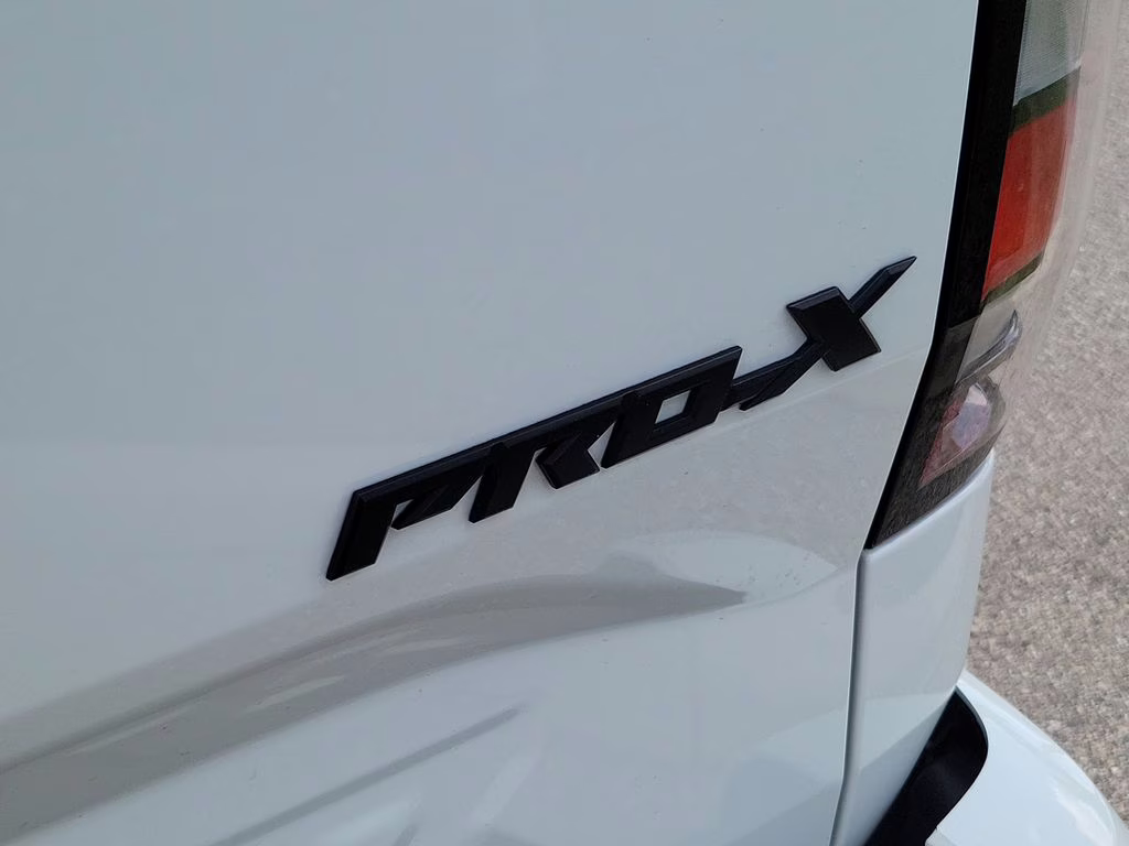 2023 Glacier White Nissan Frontier PRO-X RWD Truck