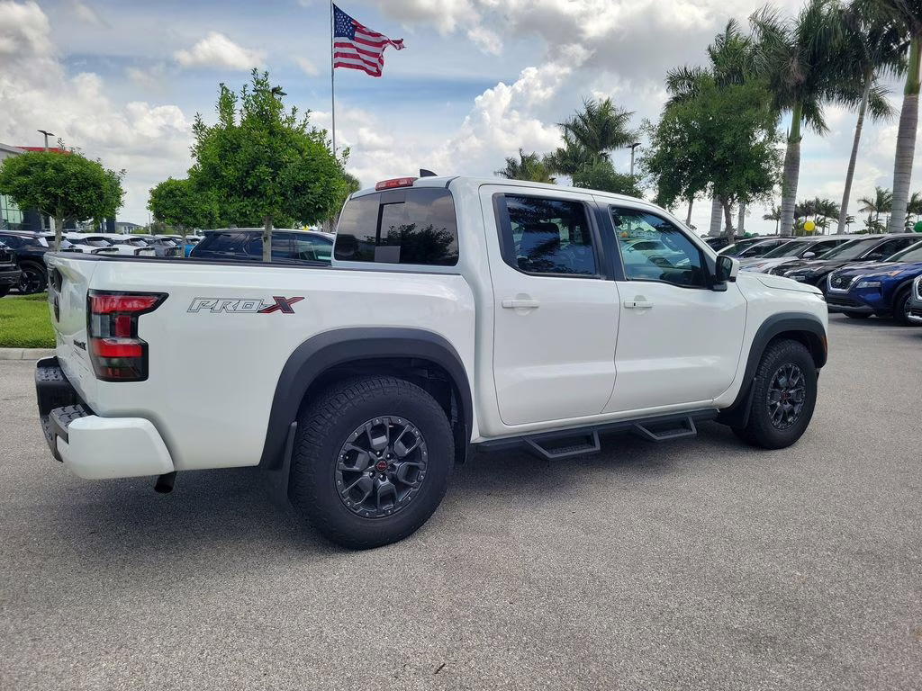 2023 Glacier White Nissan Frontier PRO-X RWD Truck