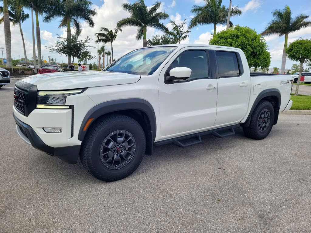 2023 Glacier White Nissan Frontier PRO-X RWD Truck