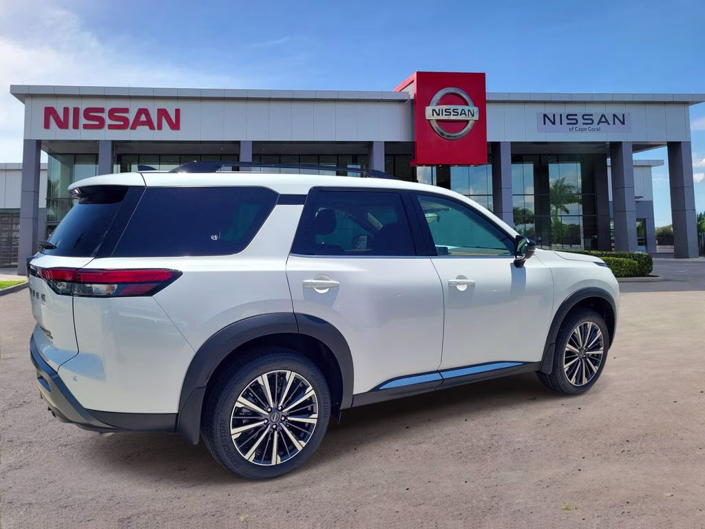 2026 Everest White Pearl Tricoat Nissan Pathfinder Platinum 4X4 SUV