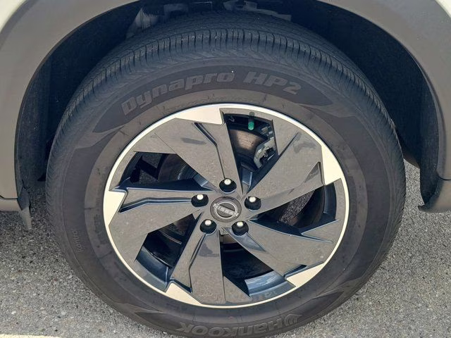2025 Everest White Pearl Nissan Rogue SV AWD SUV