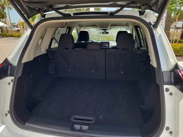 2025 Everest White Pearl Nissan Rogue SV AWD SUV