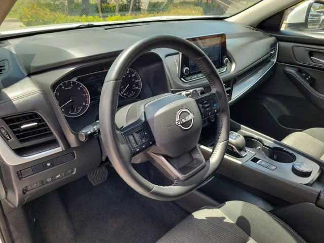 2025 Everest White Pearl Nissan Rogue SV AWD SUV