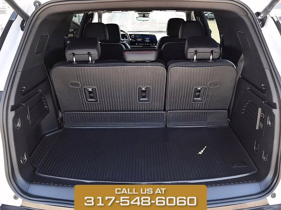 2024 Pearl Chevrolet Traverse RS AWD SUV