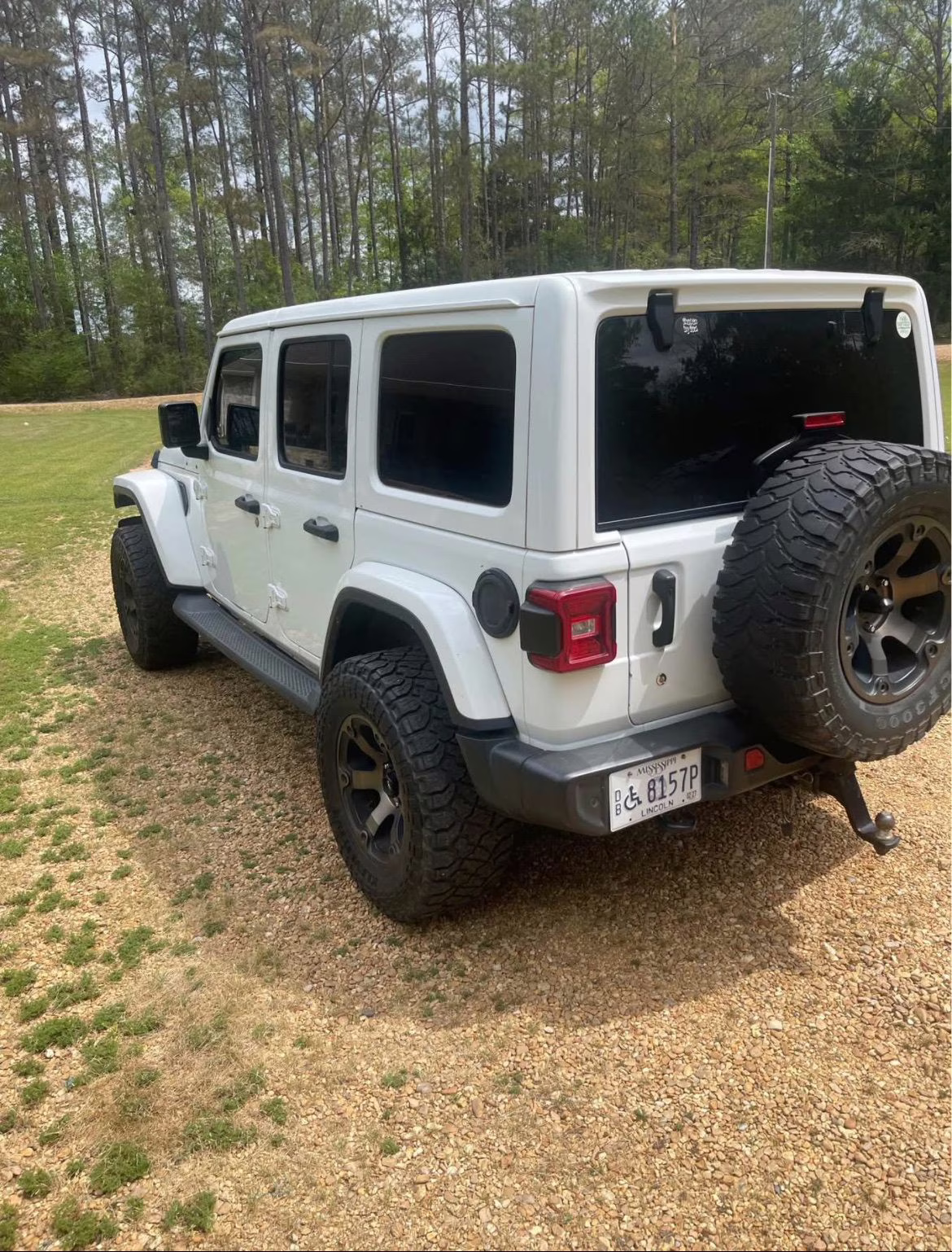 2018 Bright White Clearcoat Jeep Wrangler Unlimited Sahara 4X4 SUV