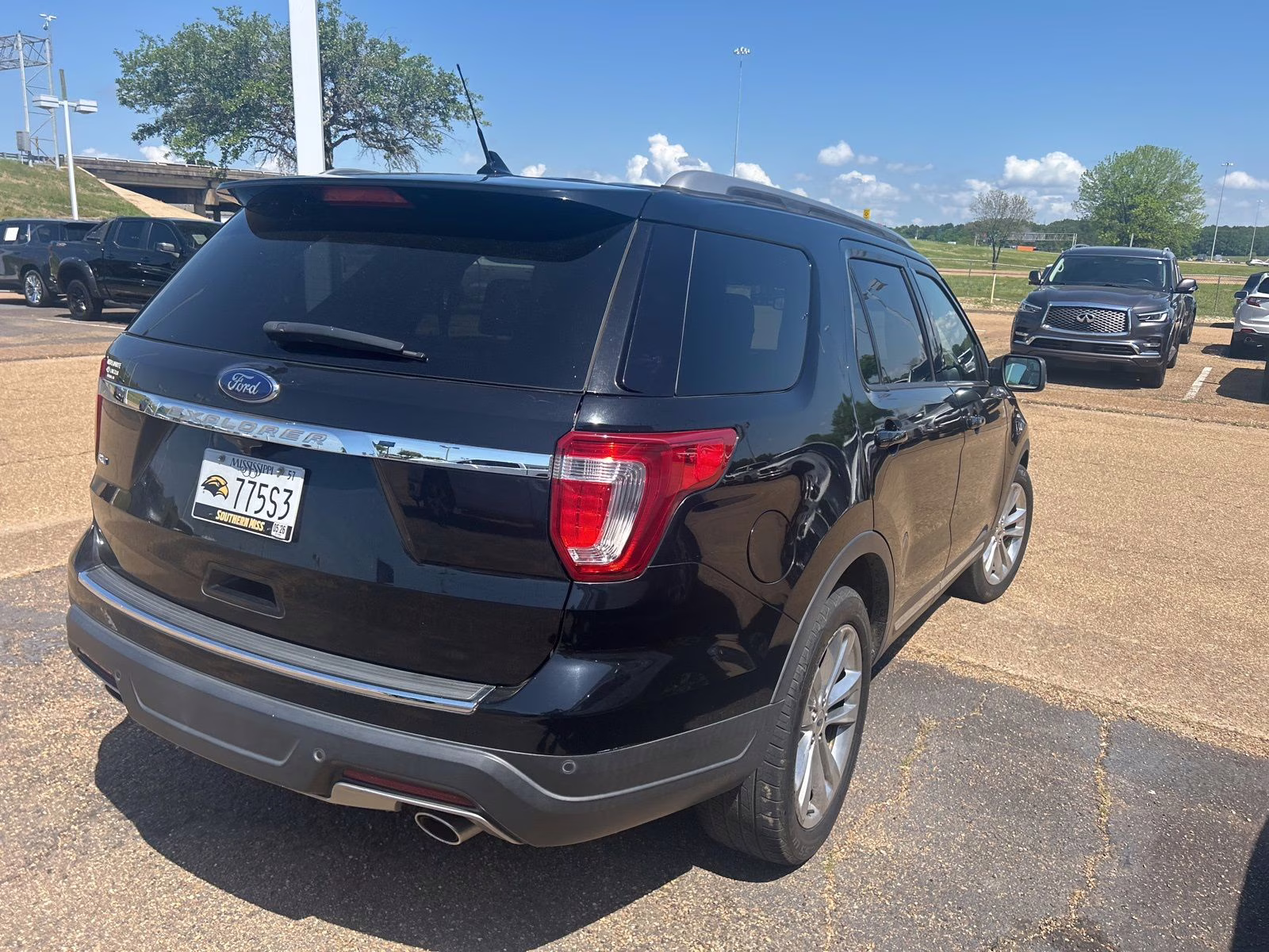 2018 Shadow Black Ford Explorer XLT FWD SUV