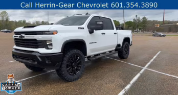 2024 Summit White Chevrolet Silverado 2500HD Custom 4X4 Truck