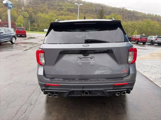 2021 Gray Metallic Ford Explorer ST 4X4 SUV