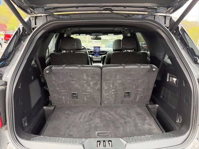 2021 Gray Metallic Ford Explorer ST 4X4 SUV