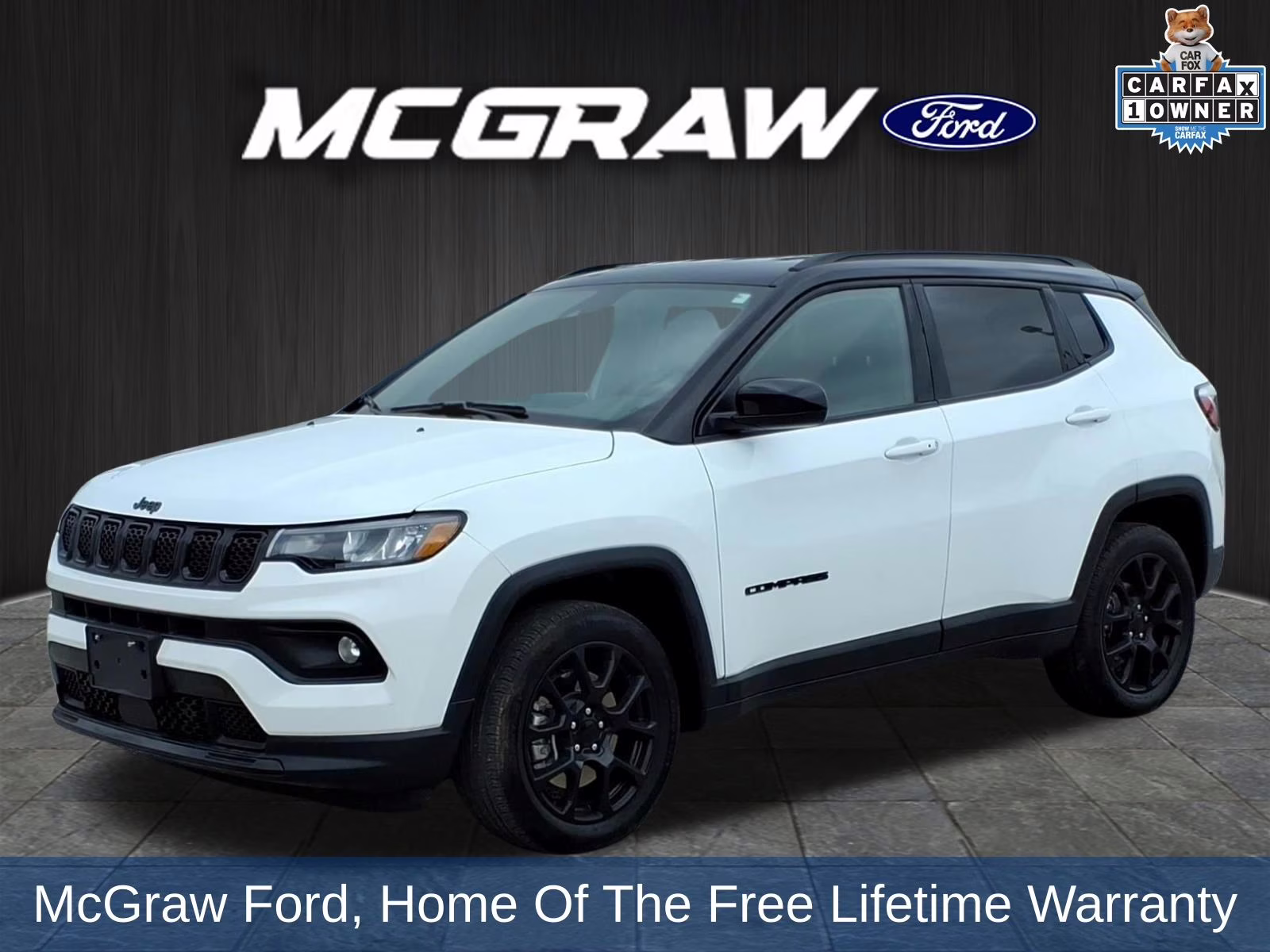 2024 Bright White Clearcoat Jeep Compass Latitude 4X4 SUV